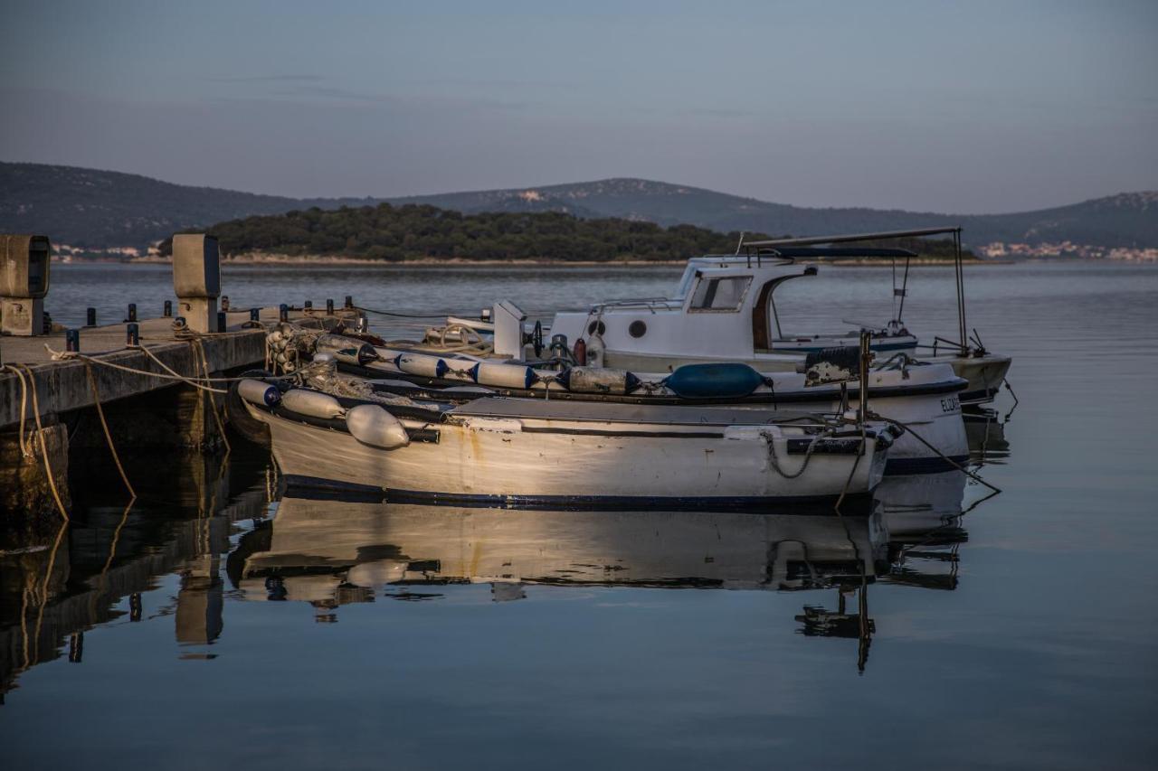 Apartmani Dina Biograd Na Moru Exterior photo